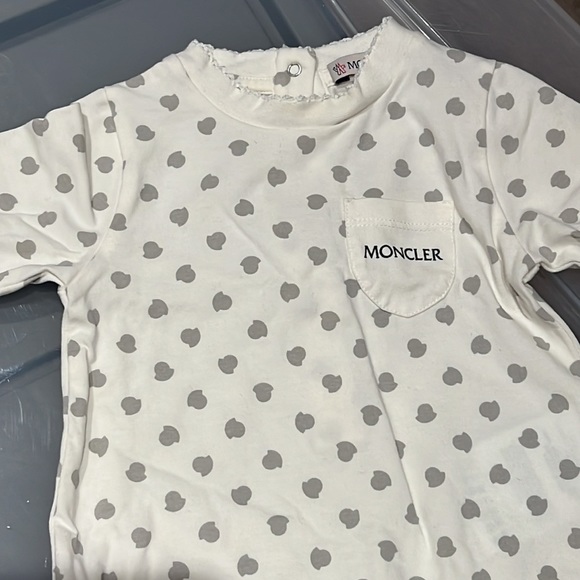 ⚡️Flash Sale⚡️ Moncler Baby Onesie - Picture 2 of 4